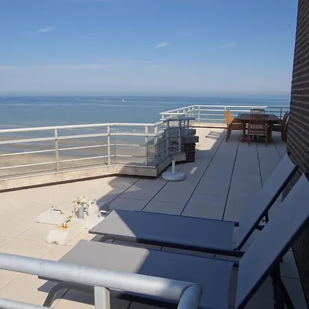 Scorpio Bi With Beautiful Sea Views Nieuwpoort